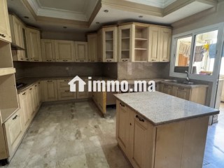 Vente d'un bel appartement à Palmier. 4 chambres agréables. Avec ascenseur et terrasse - Appartement à vendre - Casablanca