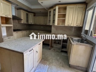 Vente d'un bel appartement à Palmier. 4 chambres agréables. Avec ascenseur et terrasse - Appartement à vendre - Casablanca