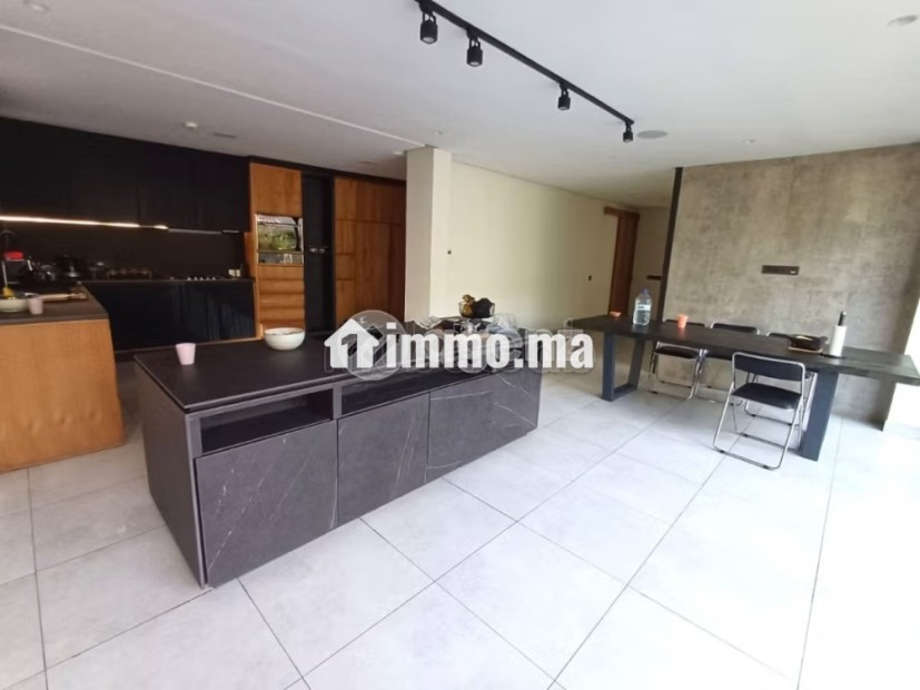 Somptueuse villa à vendre à Polo. 4 grandes pièces. Jardin - Vente Immobilier - Casablanca - photo 4