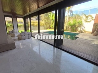 Somptueuse villa à vendre à Polo. 4 grandes pièces. Jardin - Villa à vendre - Casablanca