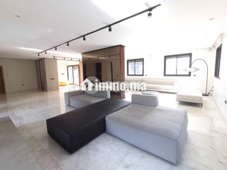 Somptueuse villa à vendre à Polo. 4 grandes pièces. Jardin - Villa à vendre - Casablanca