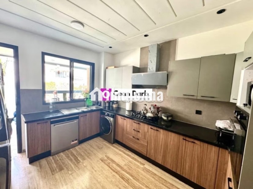 À Dar Bouaaza, Superbe appartement à vendre. Surface de 203 m², 3 Chambres. Belle terrasse, piscine et jardin - Vente Immobilier - Dar Bouazza - photo 7