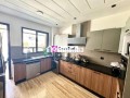 À Dar Bouaaza, Superbe appartement à vendre. Surface de 203 m², 3 Chambres. Belle terrasse, piscine et jardin - miniature 7