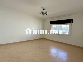 Grand appartement familial avec terrasse et garage au cœur de Tétouan - Appartement à vendre - Tetouan