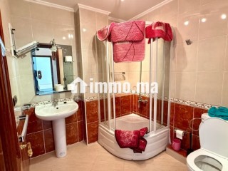 Grand appartement familial avec terrasse et garage au cœur de Tétouan - Appartement à vendre - Tetouan
