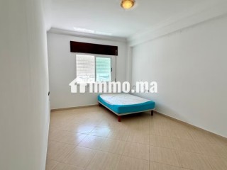 Grand appartement familial avec terrasse et garage au cœur de Tétouan - Appartement à vendre - Tetouan