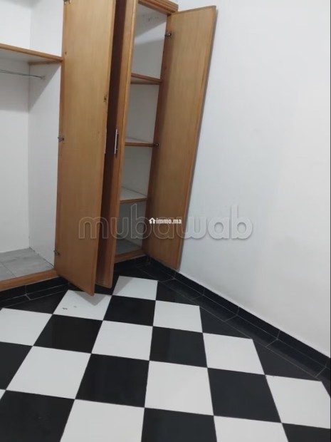 Appartement en location à Roches Noires. 1 Pièce. Porte blindée et résidence sécurisée - Location Immobilier - Casablanca - photo 3