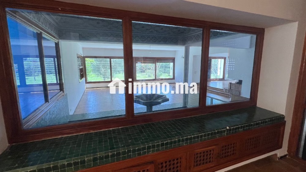 Maison de luxe à louer à Souissi. Superficie 2500 m². Belle terrasse et jardin - Location Immobilier - Rabat - photo 5