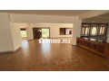 Maison de luxe à louer à Souissi. Superficie 2500 m². Belle terrasse et jardin - miniature 4