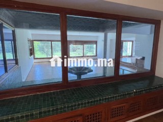 Maison de luxe à louer à Souissi. Superficie 2500 m². Belle terrasse et jardin - Maison à louer - Rabat