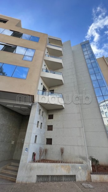 Loue Immeuble usage de bureaux à Agdal. Surface totale 900 m². Double vitrage et chauffage central - Location Immobilier - Rabat - photo 2