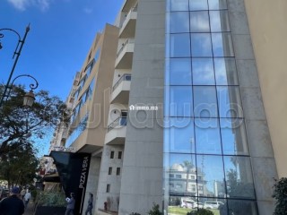 Loue Immeuble usage de bureaux à Agdal. Surface totale 900 m². Double vitrage et chauffage central - Bureau à louer - Rabat