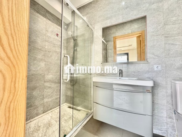 ain-diab-tres-jolie-villa-vide-a-la-location-big-9