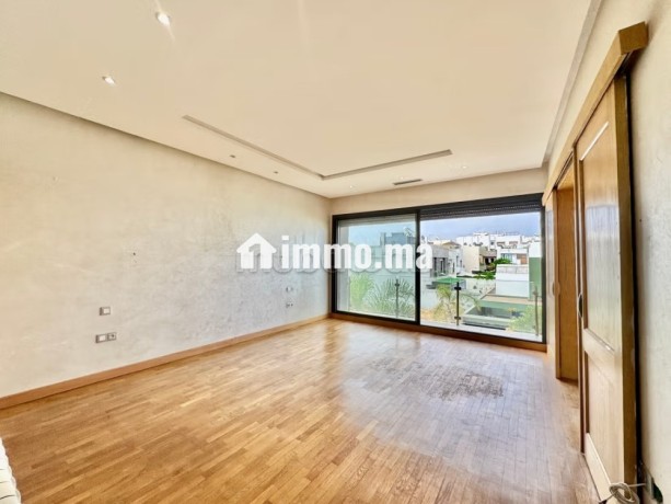 ain-diab-tres-jolie-villa-vide-a-la-location-big-10
