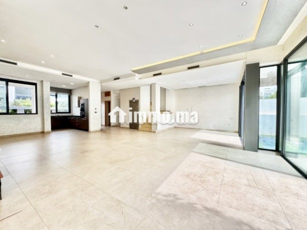 ain-diab-tres-jolie-villa-vide-a-la-location-big-1