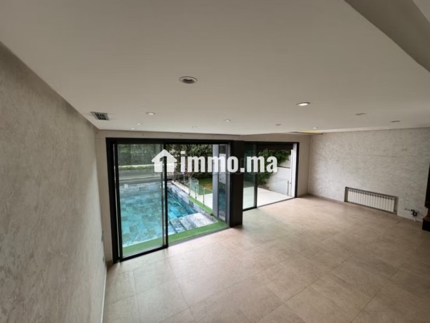 ain-diab-tres-jolie-villa-vide-a-la-location-big-4