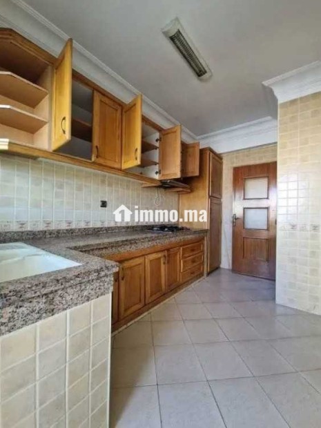 2 chambres salon vide bourgogne - Location Immobilier - Casablanca - photo 8