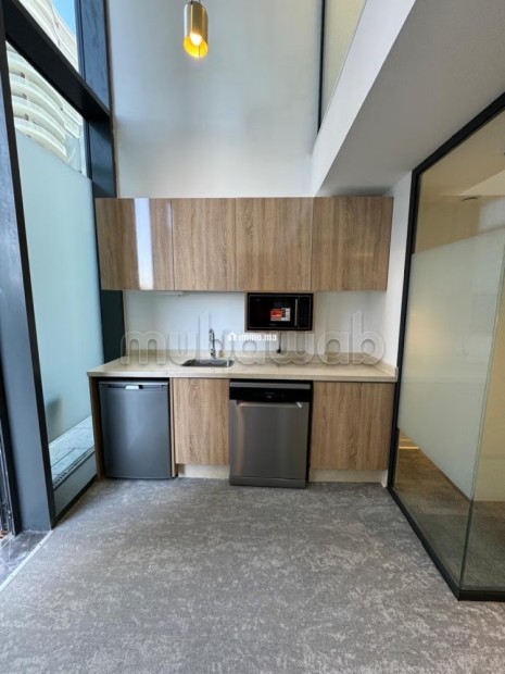 Bureaux en location à Casablanca Finance City. Surface de 105 m². Avec ascenseur - Location Immobilier - Casablanca - photo 2