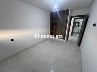 Appartement en location à Harhoura. 2 chambres agréables. Porte blindée et résidence sécurisée - Appartement à louer - Harhoura