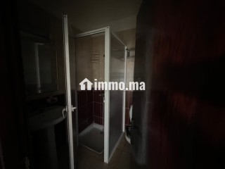 Location d'un appartement à Harhoura. 3 grandes pièces. Salon typique marocain, résidence sécurisée - Appartement à louer - Harhoura