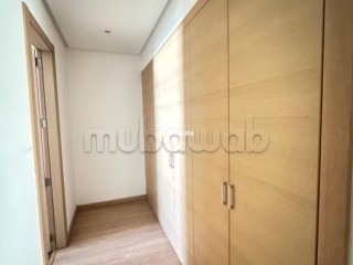 Bel appartement en location à Riyad. 5 grandes pièces. Ascenseur et terrasse - Appartement à louer - Rabat