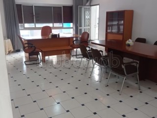 Opportunité: 200m² 3 chambres avec cour A rénover - Appartement à vendre - Casablanca