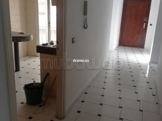 Opportunité: 200m² 3 chambres avec cour A rénover - Appartement à vendre - Casablanca