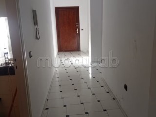 Opportunité: 200m² 3 chambres avec cour A rénover - Appartement à vendre - Casablanca