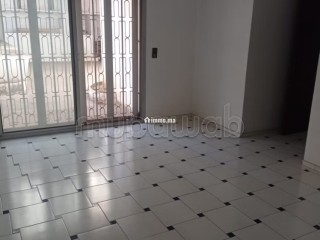 Opportunité: 200m² 3 chambres avec cour A rénover - Appartement à vendre - Casablanca
