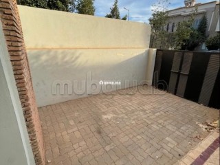Villa de haut standing à louer à Hay Targa. Superficie 260 m². Concierge et climatisation - Villa à louer - Marrakech