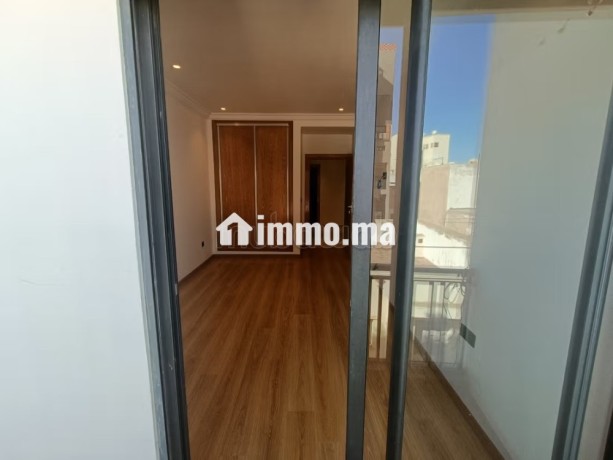appartement-4-chambres-renove-neuf-gauthier-big-10