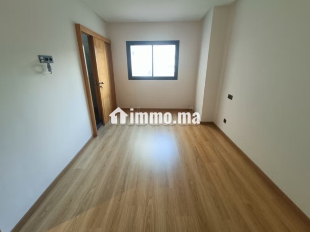 appartement-4-chambres-renove-neuf-gauthier-big-16