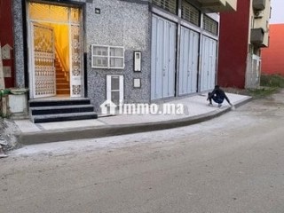 Magasin 110 m2 Gzenaya Tanger - Local commercial à vendre - Tanger