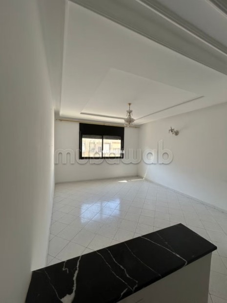 Très bel appartement en location à Agdal.
Surface de 60 m².
Avec ascenseur - Location Immobilier - Rabat - photo 1