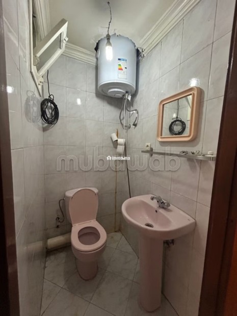 Très bel appartement en location à Agdal.
Surface de 60 m².
Avec ascenseur - Location Immobilier - Rabat - photo 3