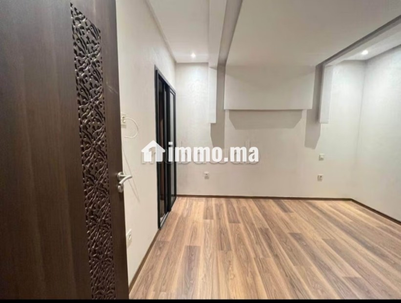 Appartement en location à Hay Mabrouka. 2 belles chambres. Résidence avec concierge, climatisation générale - Location Immobilier - Marrakech - photo 5
