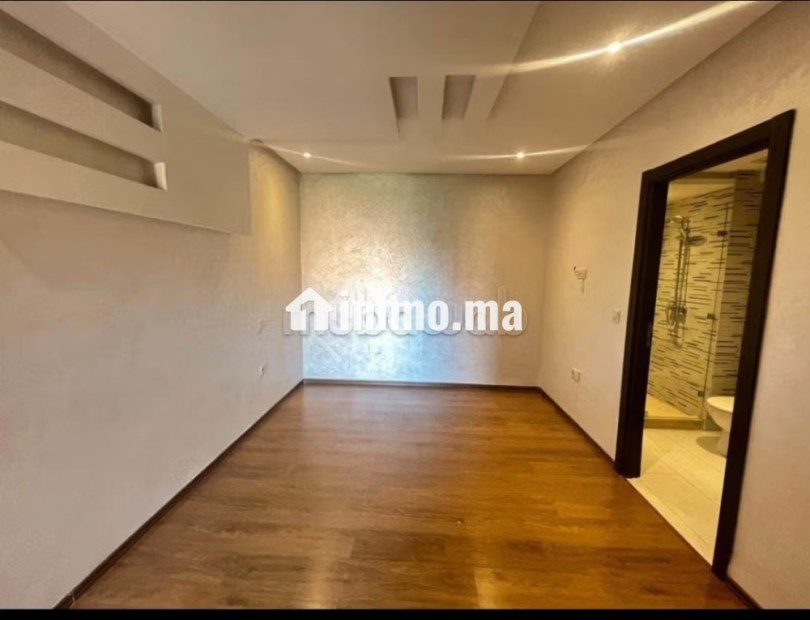 Appartement en location à Hay Mabrouka. 2 belles chambres. Résidence avec concierge, climatisation générale - Location Immobilier - Marrakech - photo 6