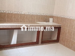 Grande maison de deux étages d'une surface de 119 m² - Maison à vendre - Autre