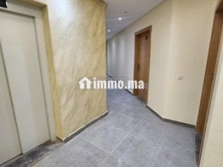 Louer Bureau Façade à 5min de Gare TGV Kénitra - Bureau à louer - Kenitra