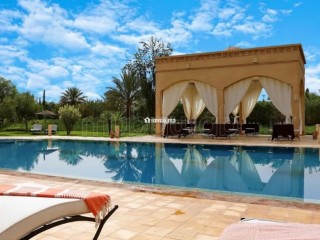 Superbe riad et 7 villas à vendre à Route de Ouarzazate.
Surface 4 hectars, Meublé - Villa à vendre - Marrakech