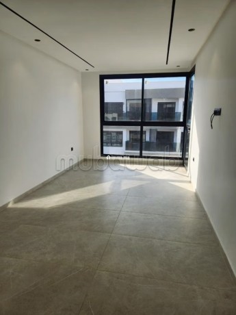 studio-neuf-haute-gamme-52m2-a-q-les-princesses-big-1