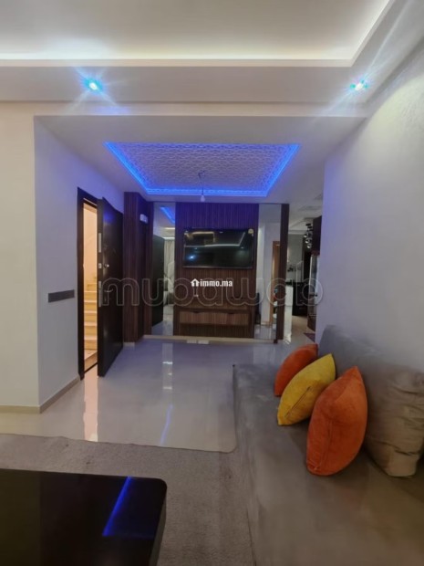 Très bel appartement en location à Cité Adrar.
Superficie 65 m².
Meublé - Location Immobilier - Agadir - photo 1