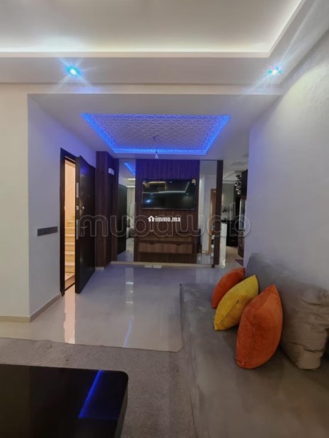 Très bel appartement en location à Cité Adrar.
Superficie 65 m².
Meublé - Location Immobilier - Agadir - photo 6