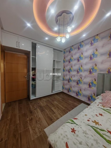 Très bel appartement en location à Cité Adrar.
Superficie 65 m².
Meublé - Location Immobilier - Agadir - photo 8