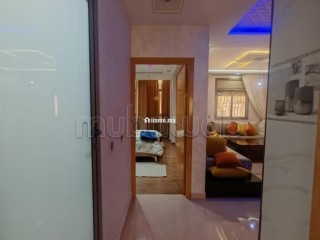 Très bel appartement en location à Cité Adrar.
Superficie 65 m².
Meublé - Appartement à louer - Agadir