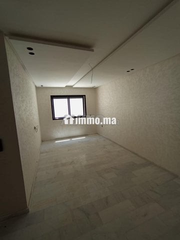 Studio vide avec terrasse 40 m² – Parc - Location Immobilier - Mohammedia - photo 1