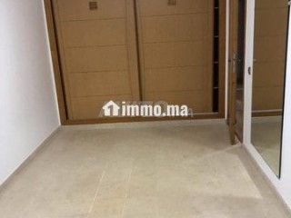 Studio vide à bd mohamed smiha - Appartement à louer - Casablanca