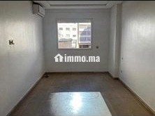 Studio vide à bd mohamed smiha - Appartement à louer - Casablanca