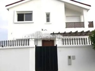Une villa à retaper à hay ryad - Villa à vendre - Rabat