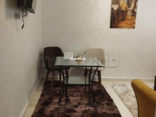 Appartement à vendre à Route de Safi. 5 grandes pièces. Salon traditionnel et système d'antenne parabolique - Appartement à vendre - Marrakech